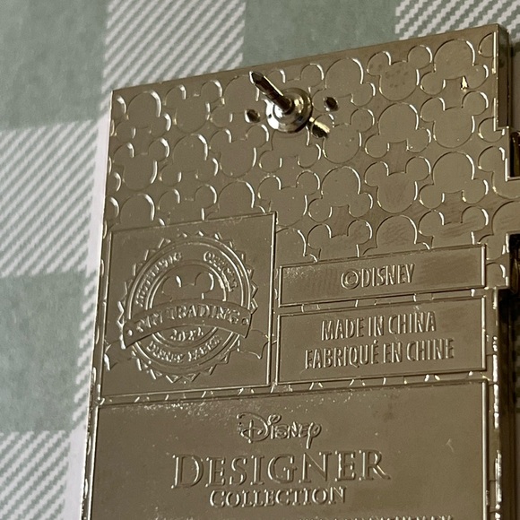 Disney Designer Collection Limited Edition Cinderella Pin - Picture 5 of 6